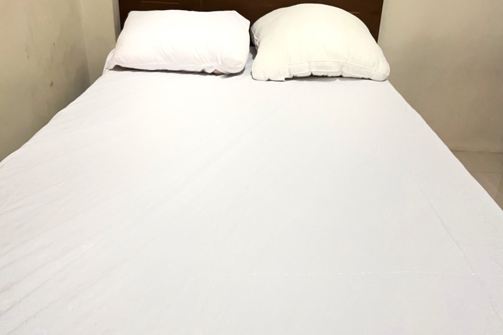 oyo 93523 penginapan laras paminggir