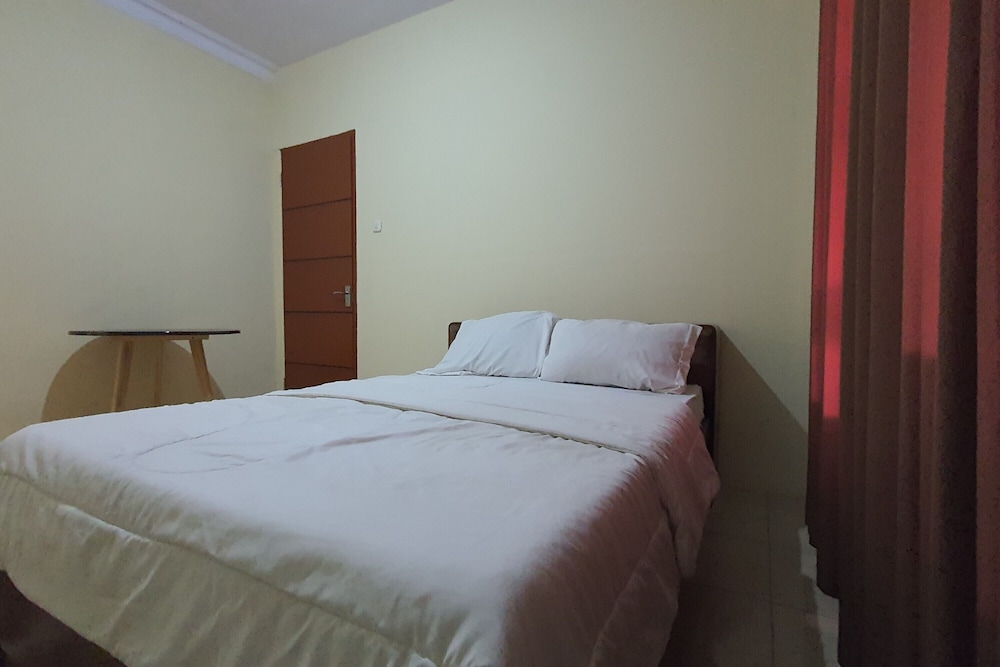 oyo 93523 penginapan laras paminggir