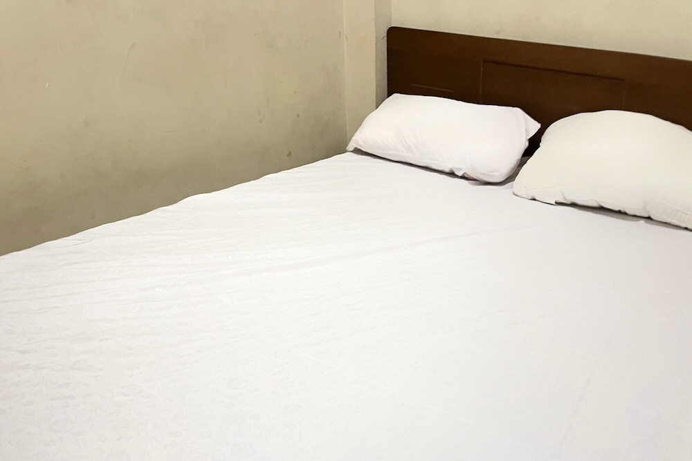 oyo 93523 penginapan laras paminggir