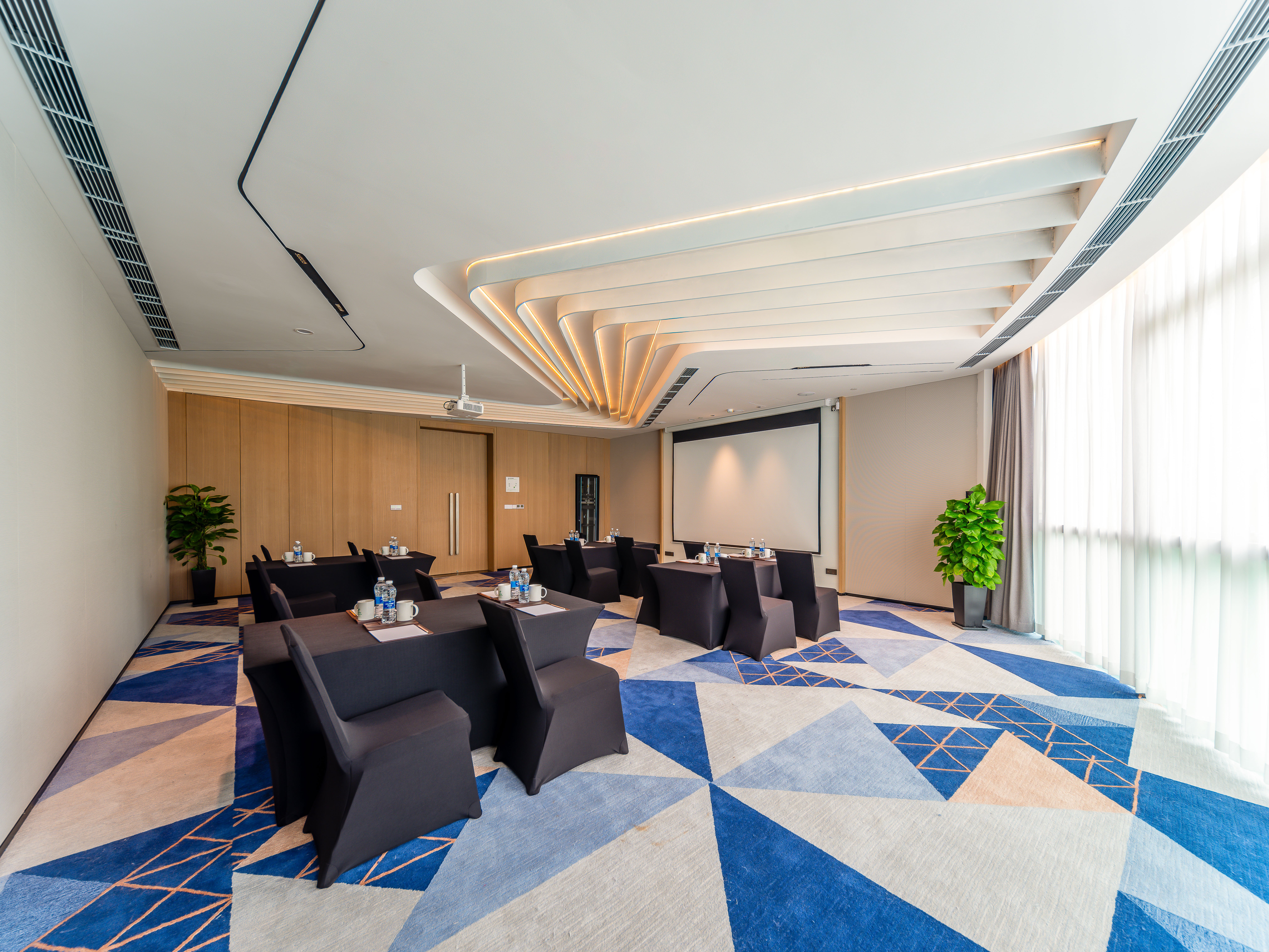 holiday inn chongqing data valley an ihg hotel