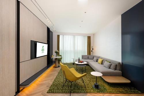 holiday inn chongqing data valley an ihg hotel