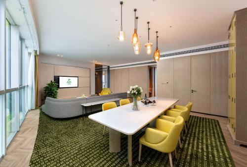 holiday inn chongqing data valley an ihg hotel