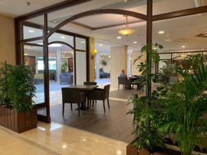 carlton al moaibed hotel