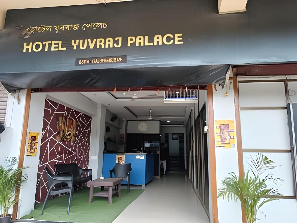hotel yuvraj palace