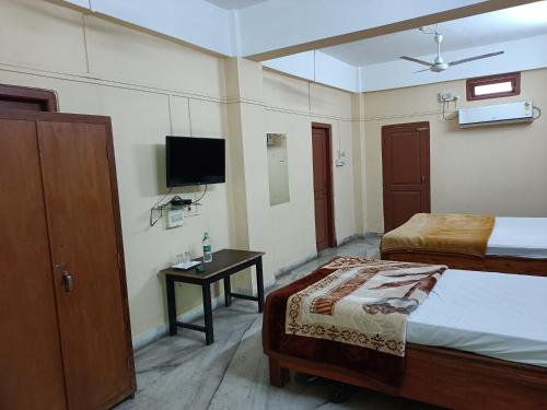 hotel yuvraj palace