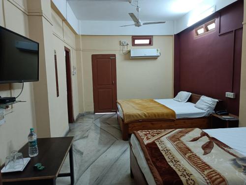 hotel yuvraj palace