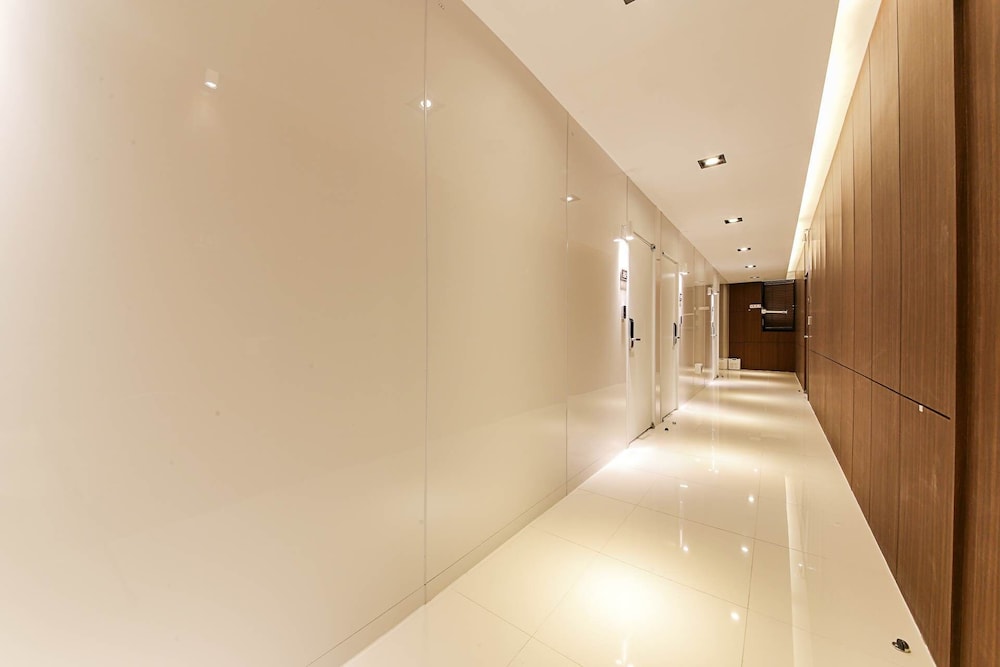 may hotel