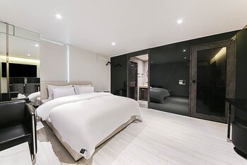 may hotel