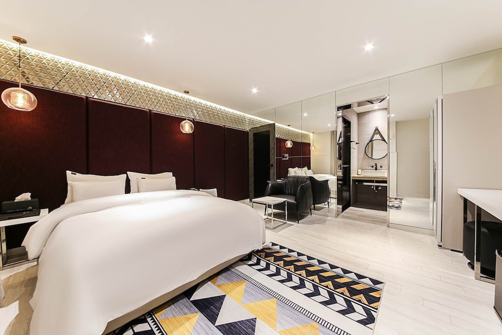 may hotel