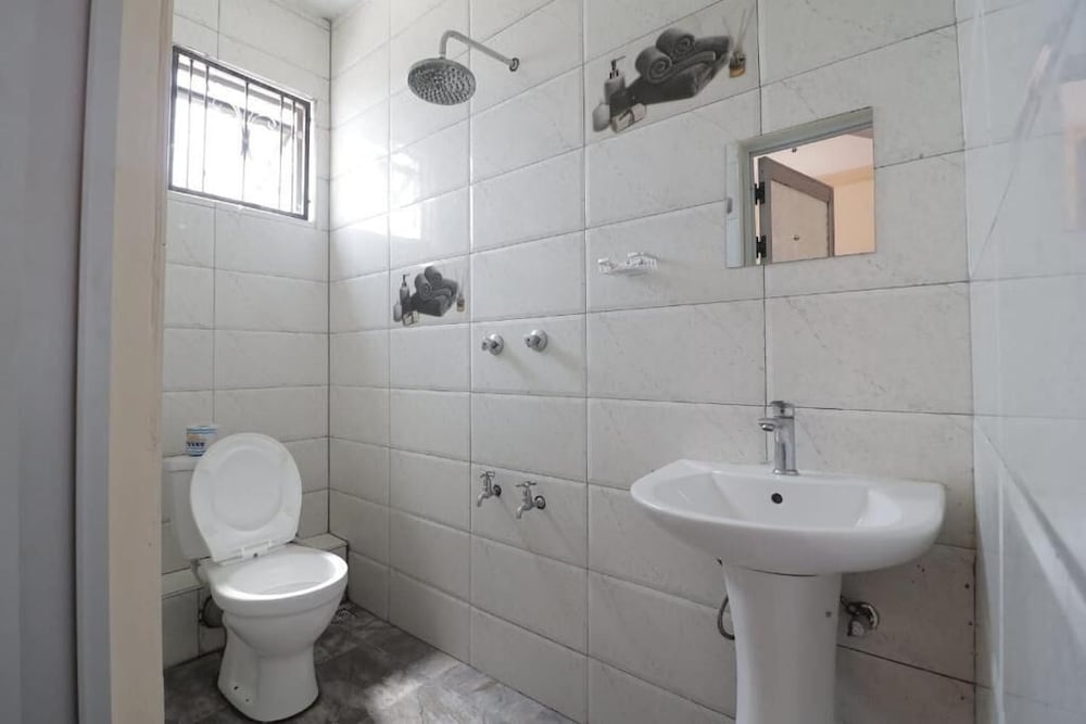 lux suites ganjoni studio apartment