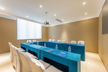 holiday inn express zhuhai guishan island an ihg hotel