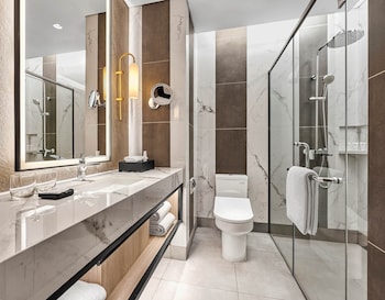 hyatt place makassar