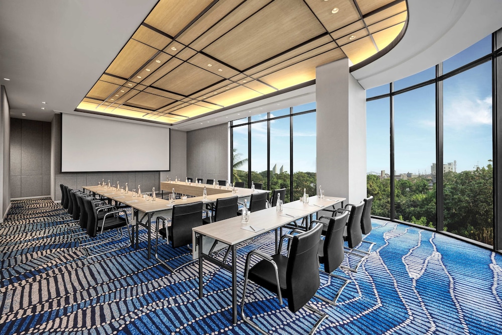 hyatt place makassar