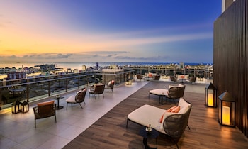 hyatt place makassar