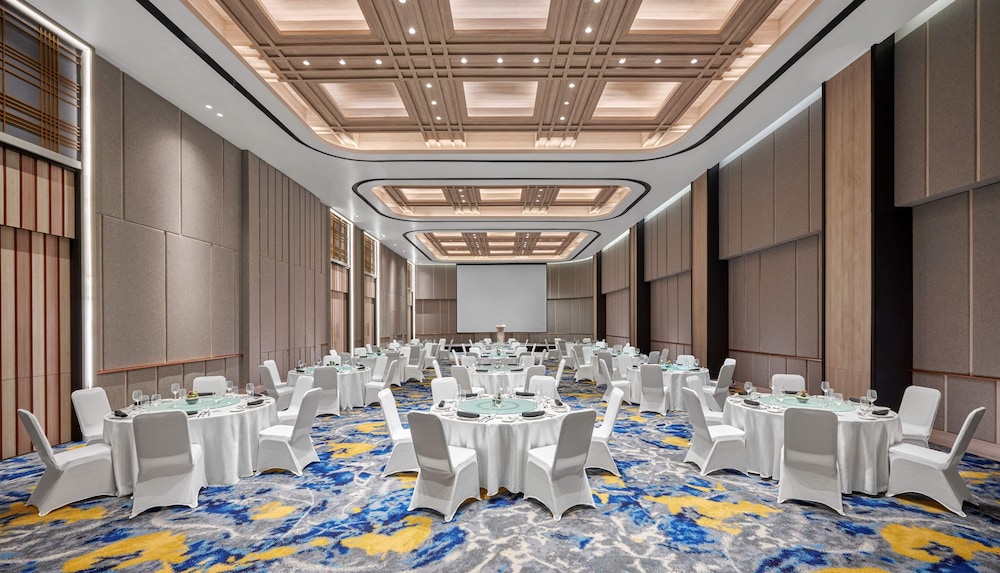 hyatt place makassar