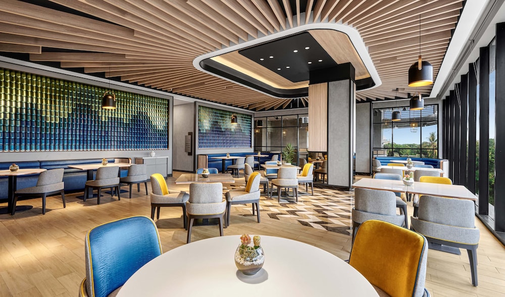 hyatt place makassar