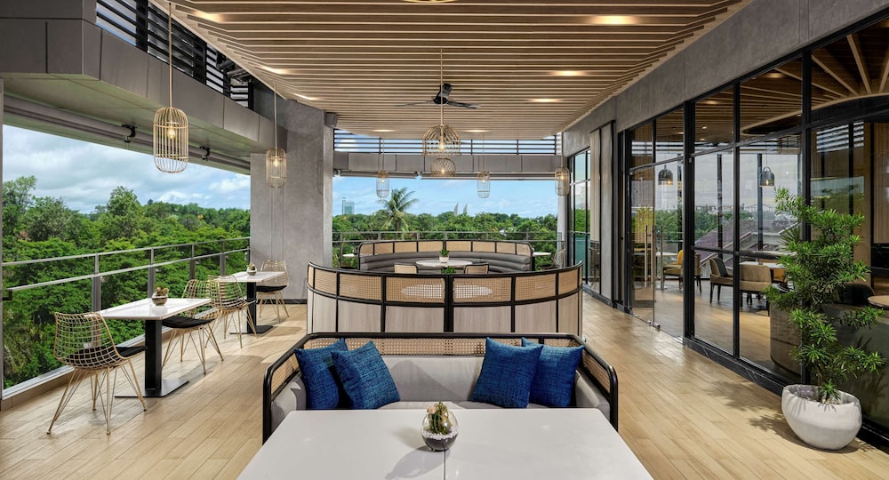 hyatt place makassar