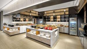 hyatt place makassar