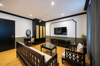 sunset bay retreat hotel
