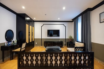 sunset bay retreat hotel