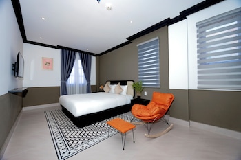 sunset bay retreat hotel