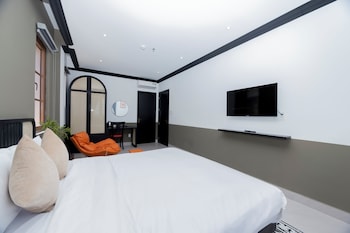 sunset bay retreat hotel