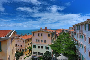 sunset bay retreat hotel