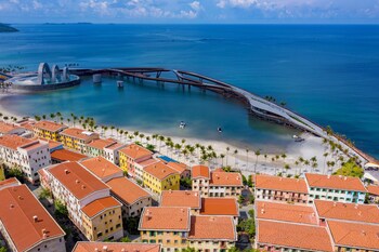 sunset bay retreat hotel