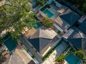 ora villas gili meno