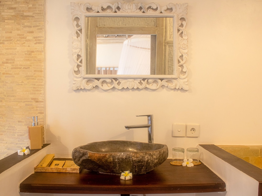 ora villas gili meno