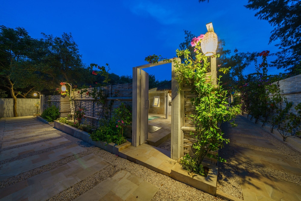 ora villas gili meno