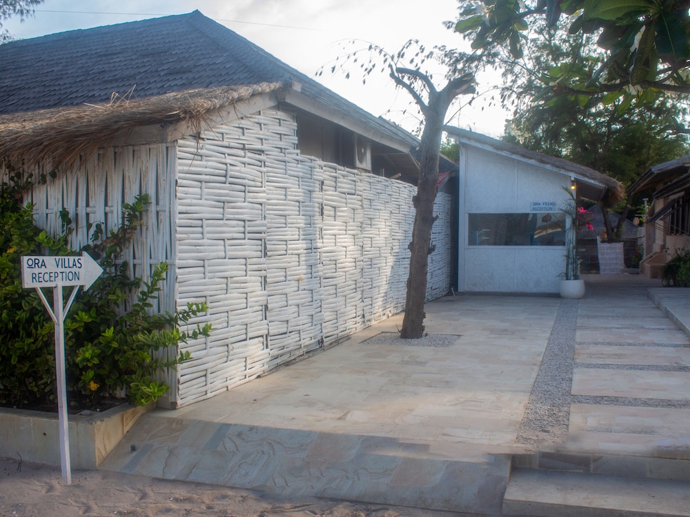 ora villas gili meno