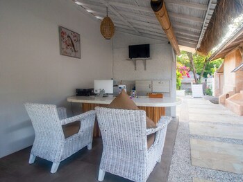 ora villas gili meno