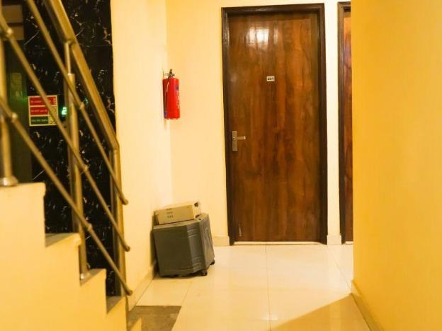 roomshala 002 rose residency