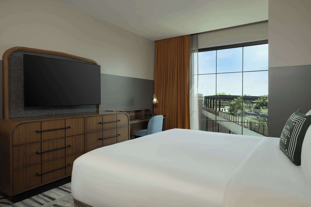hotel nickel plate fishers tapestry collection by hilton