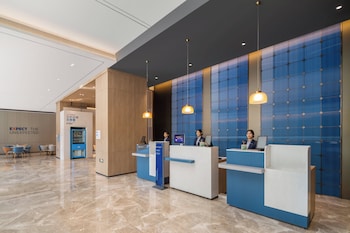holiday inn express xi an aerospace town an ihg hotel