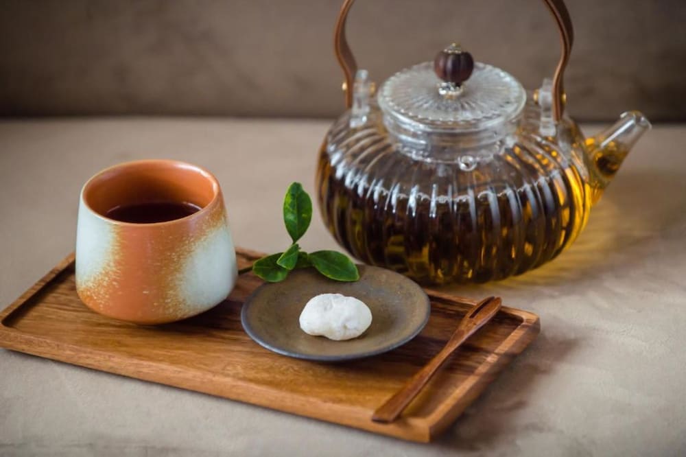 hand pet rainbow maison resort hotel