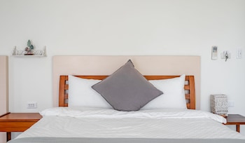 hand pet rainbow maison resort hotel