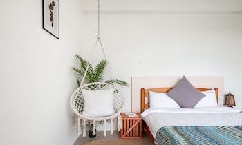 hand pet rainbow maison resort hotel