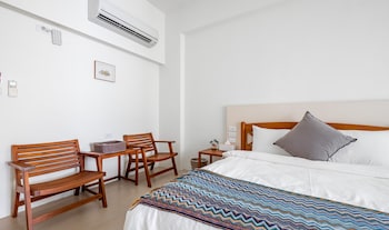 hand pet rainbow maison resort hotel