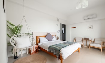 hand pet rainbow maison resort hotel