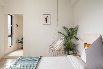 hand pet rainbow maison resort hotel