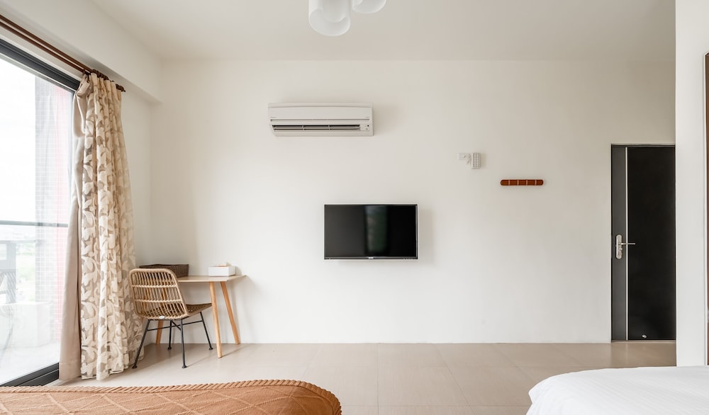 hand pet rainbow maison resort hotel