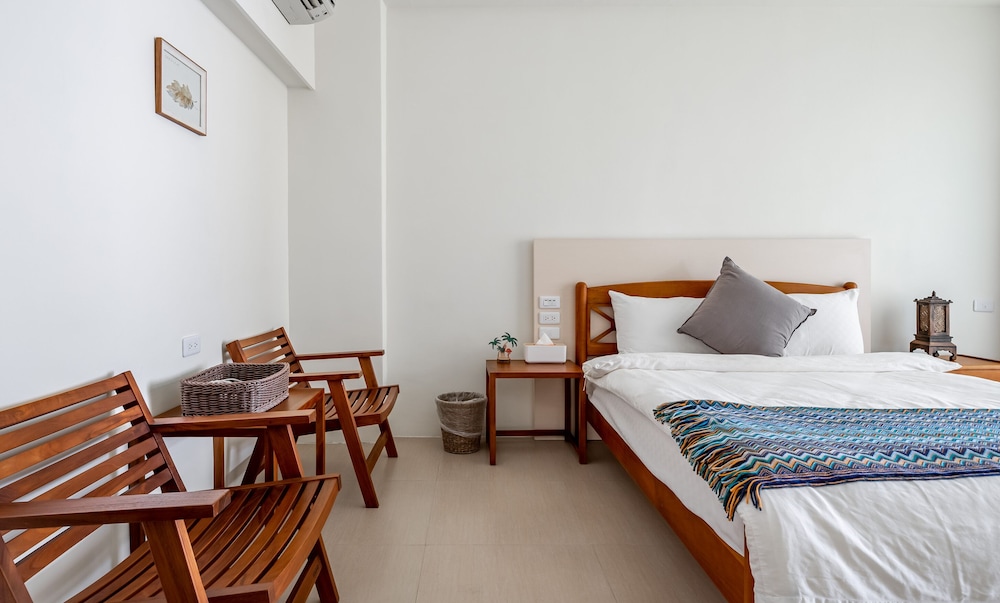 hand pet rainbow maison resort hotel