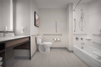 hilton garden inn denver airport tower road