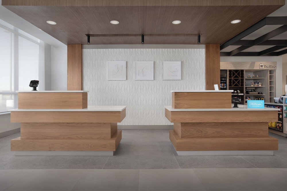 hilton garden inn denver airport tower road