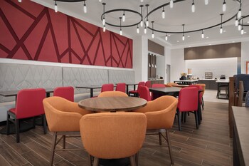 hilton garden inn denver airport tower road