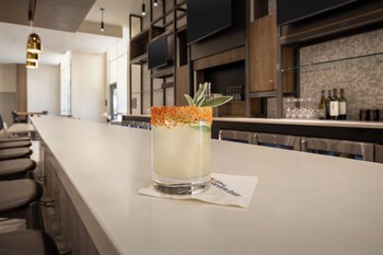 hilton garden inn denver airport tower road