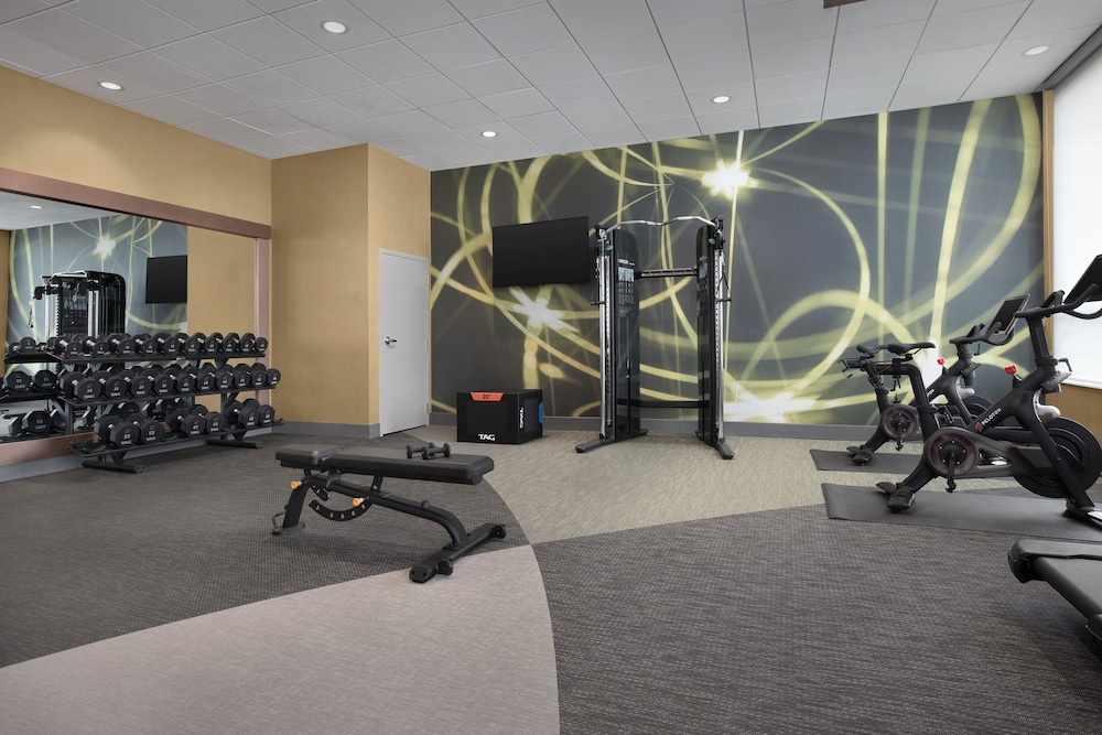 hilton garden inn denver airport tower road