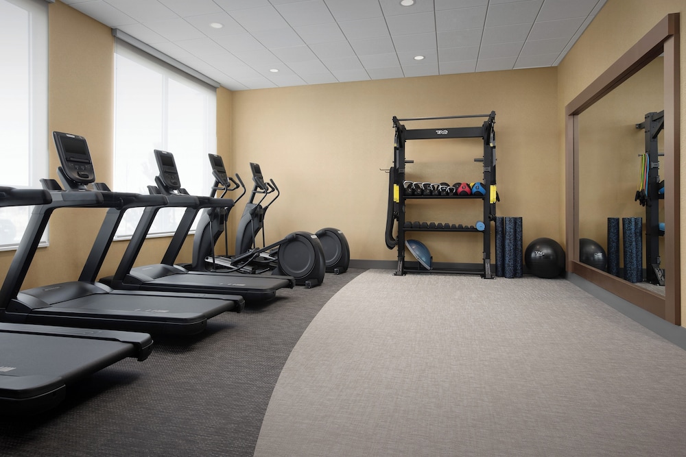 hilton garden inn denver airport tower road